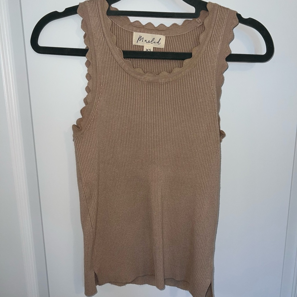 🍂 Scalloped Sweater Tank 🍂
